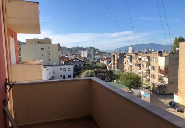 Vlore, shitet apartament 84 m² 45.000 Euro