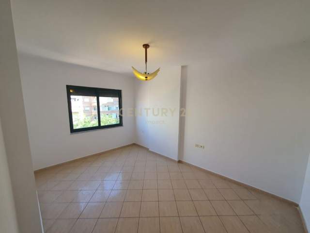 SHESIM APARTAMENT 2+1,TE PAZARI I RI, Kati 4, 110 m² 125.000 Euro (Riza Cerova)