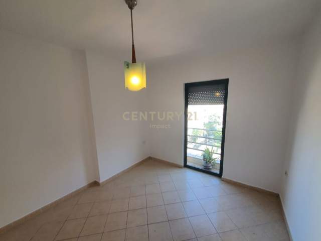 Tirane, shitet apartament 2+1+BLK Kati 4, 110 m² 125.000 Euro (Pazari i Ri)