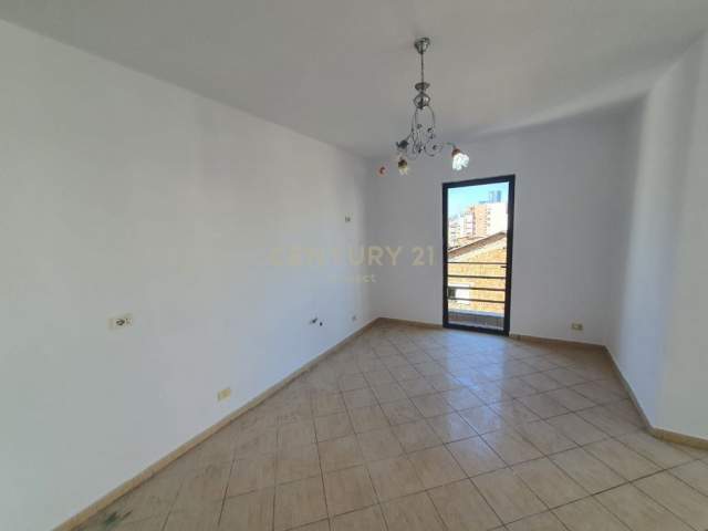 SHESIM APARTAMENT 2+1,TE PAZARI I RI, Kati 4, 110 m² 125.000 Euro (Riza Cerova)
