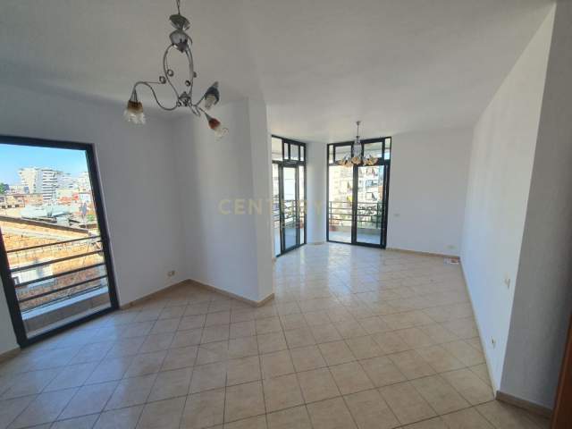 Tirane, shitet apartament 2+1+BLK Kati 4, 110 m² 125.000 Euro (Pazari i Ri)