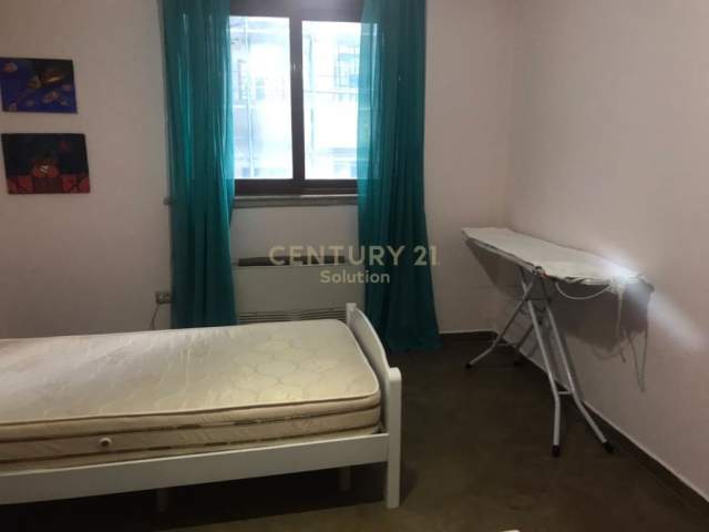 Tirane, jepet me qera apartament 2+1 Kati 3, 125 m² 1.000 Euro (Rruga Elbasanit)