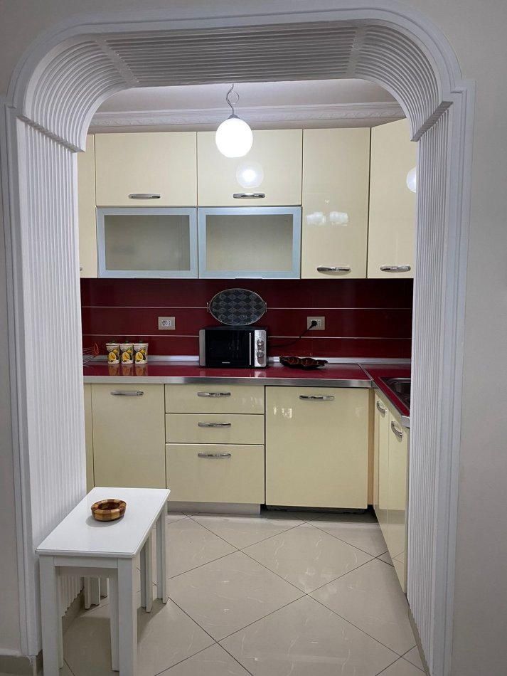 Tirane, shitet apartament 3+1 Kati 2, 90 m² 182,000 € (Pazar i Ri)