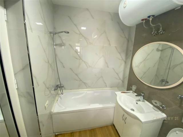 Tirane, jepet me qera apartament Kati 5, 85 m² 600 Euro (rr kavajes)