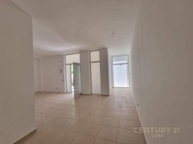 Tirane, shitet apartament Kati 0, 43 m² 55.000 Euro (Isa Boletini)