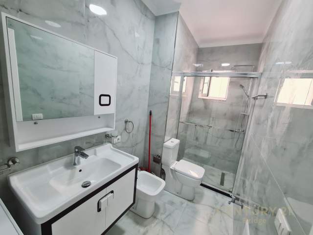 Tirane, jepet me qera apartament 1+1 Kati 6, 65 m² 450 Euro (Komuna e Parisit)