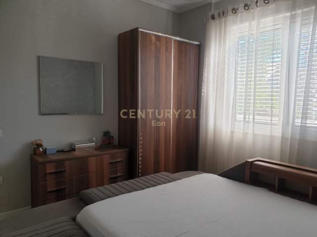 Durres, shitet apartament 2+1 Kati 1, 230 m² 205.000 Euro (Gjiri i Lalzit Lura 3)