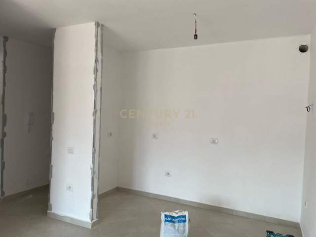 Tirane, jepet me qera apartament Kati 6, 115 m² 450 Euro (Jordan Misja)