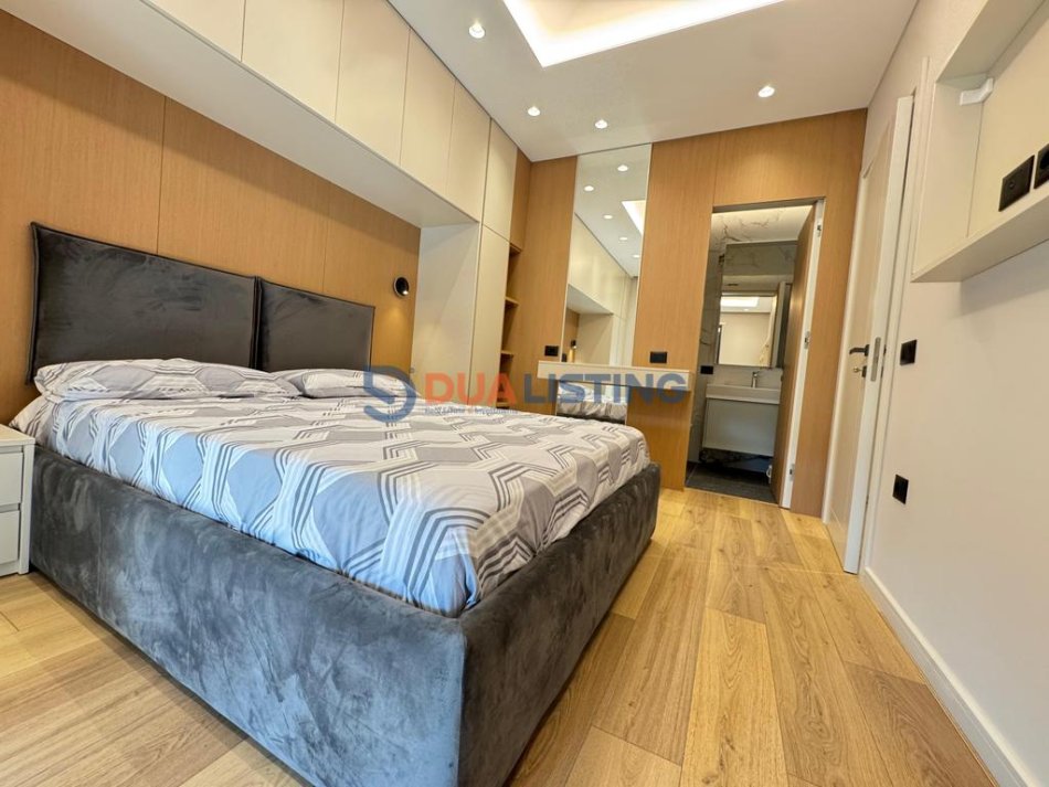 Tirane, jepet me qera apartament 2+1 Kati 3, 120 m² 800 € (Kinostudio)