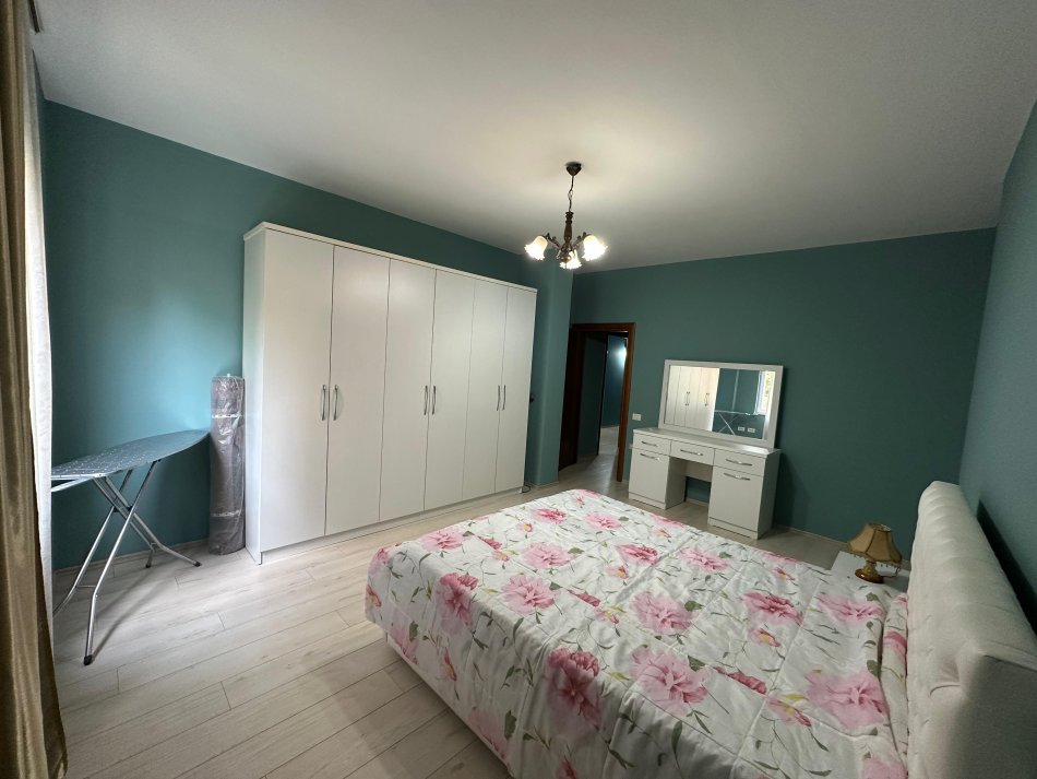 Tirane, jepet me qera apartament 1+1 Kati 3, 70 m² 550 € (rruga e elbasanit)