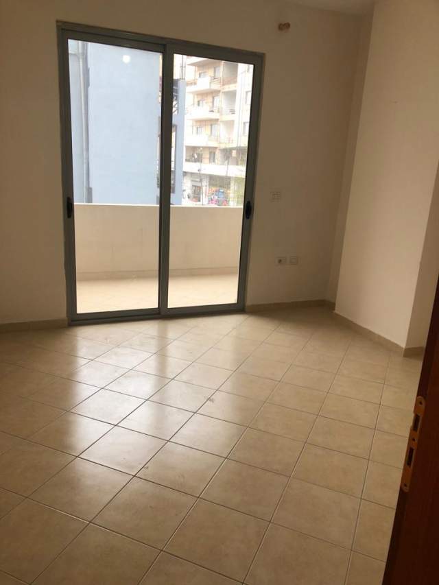 Tirane, jepet me qera apartament 2+1 Kati 2, 100 m² 35.000 Leke (Teodor Keko)