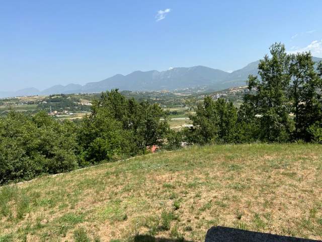 Tirane, shes Vile 1.800 m² 330.000 Euro (Dobresh)