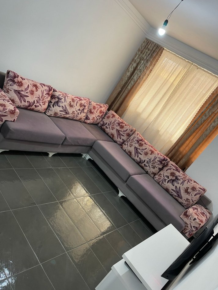 Tirane, jepet me qera apartament 1+1 Kati 1, 60 m² 350 € (Shkoze)