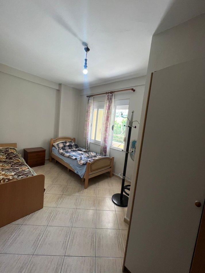 Tirane, jepet me qera apartament 2+1+Ballkon Kati 4, 165.000 € 