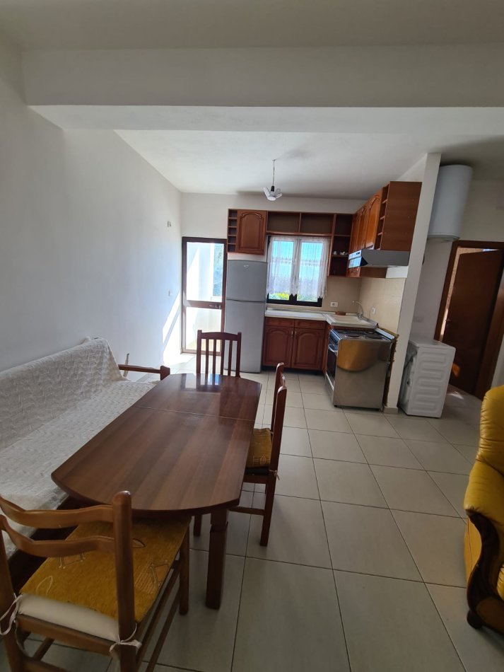 Tirane, jepet me qera apartament 1+1+Aneks+Ballkon Kati 1, 60 m² 27.000 € 