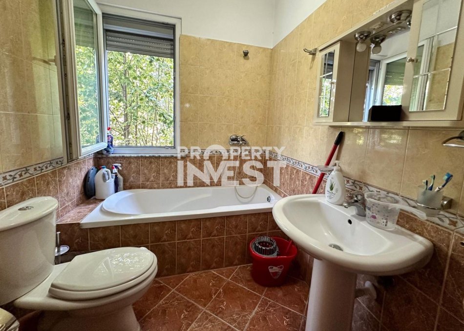 Tirane, shitet apartament 3+1 Kati 1, 127 m² 210000 € (Don Bosko)