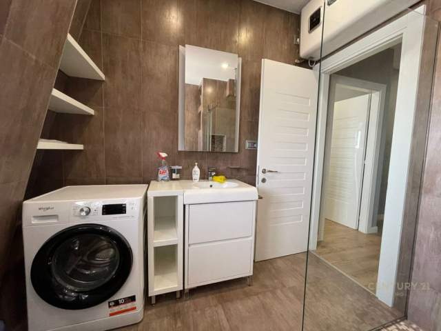 Tirane, jepet me qera apartament 1+1 Kati 7, 92 m² 550 Euro (ambasada gjermane)