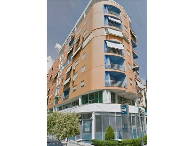 Tirane, jepet me qera ambjent biznesi Kati 2, 120 m² 1.200 Euro (Komuna e Parisit)