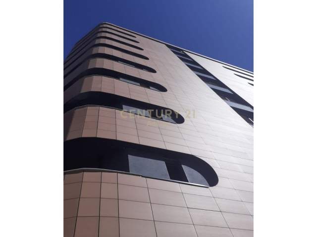 Tirane, shitet apartament 2+1 Kati 5, 111 m² 116.000 Euro (Ish fusha e aviacionit)