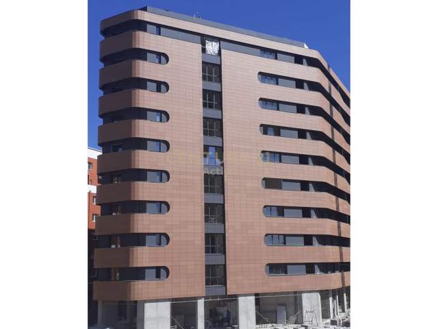 Tirane, shitet apartament 2+1 Kati 5, 111 m² 116.000 Euro (Ish fusha e aviacionit)