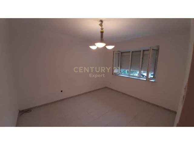 Tirane, shitet apartament 2+1 Kati 3, 105 m² 105.000 Euro (Ali Dem)