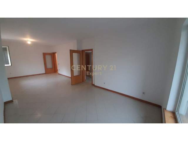 Tirane, shitet apartament 2+1 Kati 3, 105 m² 105.000 Euro (Ali Dem)