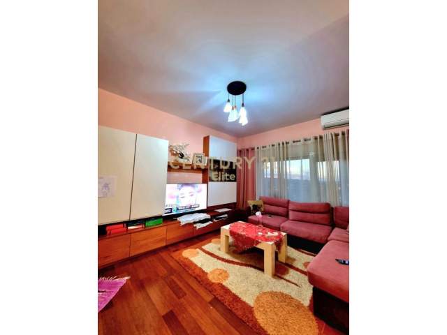 Tirane, shitet apartament 2+1 Kati 5, 81 m² 97.200 Euro (Ish fusha e aviacionit)