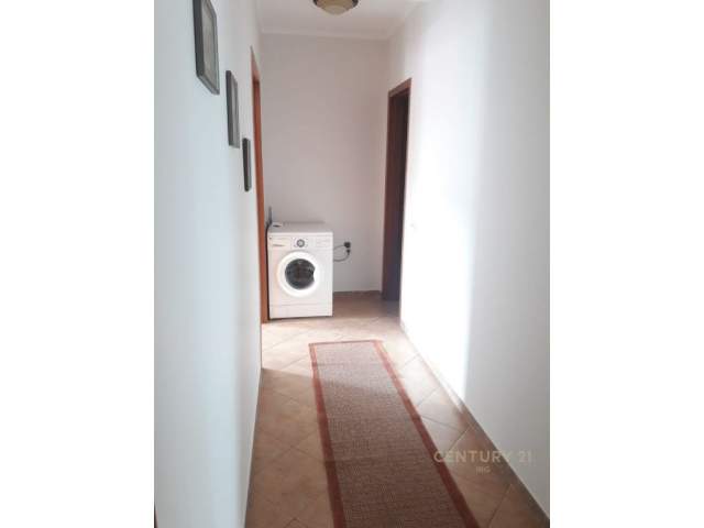 Tirane, jepet me qera apartament 2+1 Kati 8, 100 m² 700 Euro (Ish Blloku)