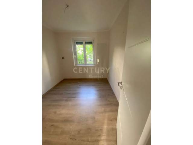Tirane, shitet apartament 2+1 Kati 1, 58 m² 93.000 Euro (Ish Stacioni i Trenit)