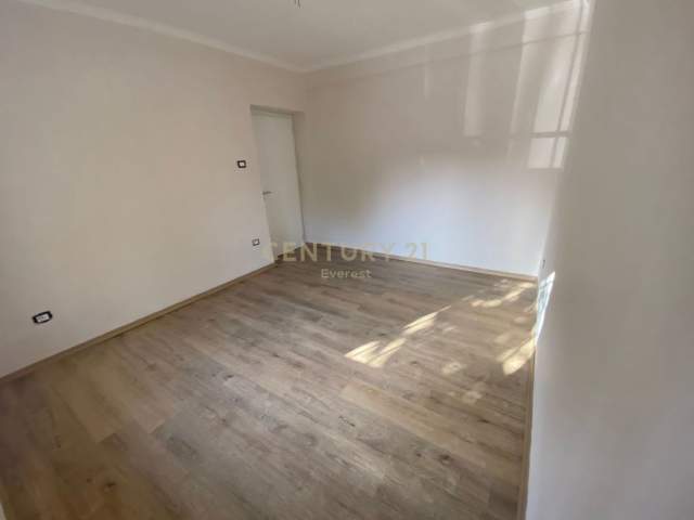 Tirane, shitet apartament 2+1 Kati 1, 58 m² 93.000 Euro (Ish Stacioni i Trenit)