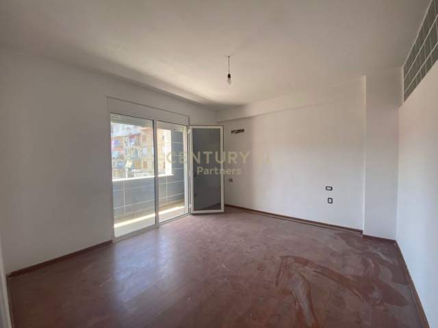 Tirane, shitet apartament 2+1 Kati 2, 86 m² 100.000 Euro (Rruga e Kavajes)