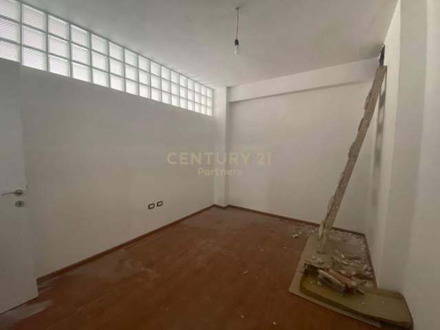 Tirane, shitet apartament 2+1 Kati 2, 86 m² 100.000 Euro (Rruga e Kavajes)