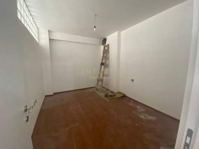 Tirane, shitet apartament 2+1 Kati 2, 86 m² 100.000 Euro (Rruga e Kavajes)