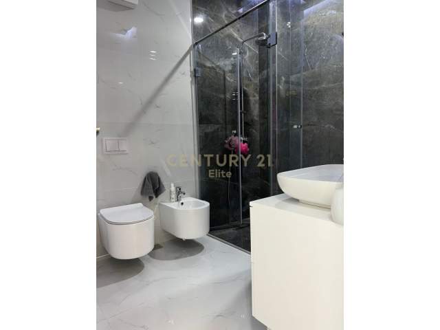 Shes apartament 2+1 me mobilim luksoz te Kompleksi Arlis, Kati 6, 112 m² 177.000 Euro (Farmacia 10)