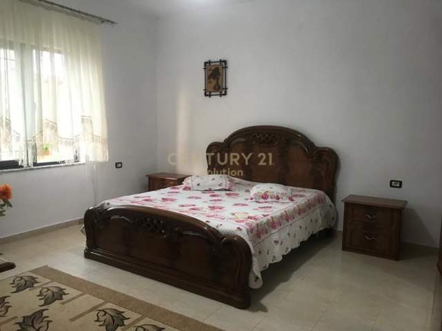 Tirane, jepet me qera apartament 2+1 Kati 2, 137 m² 300 Euro (Astiri)