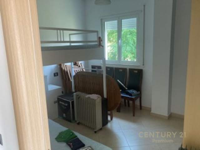 Tirane, shitet apartament 2+1 Kati 3, 125 m²  (Linze)