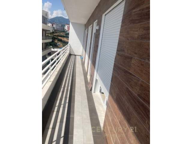 Tirane, shitet apartament 2+1 Kati 3, 125 m²  (Linze)