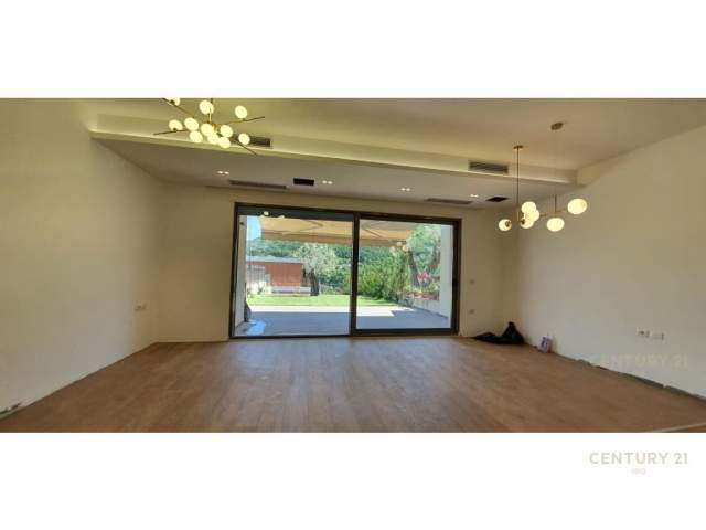 Tirane, shitet Vile 3+1 Kati 1, 220 m² 395.000 Euro (Mullet)