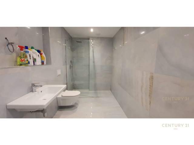 Tirane, shitet Vile 3+1 Kati 1, 220 m² 395.000 Euro (Mullet)