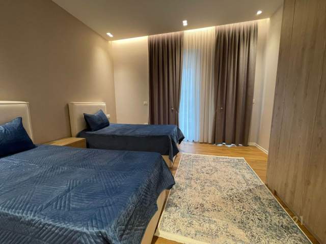 Tirane, jepet me qera apartament 2+1 Kati 8, 121 m² 1.000 Euro (Kompleksi Delijorgji)
