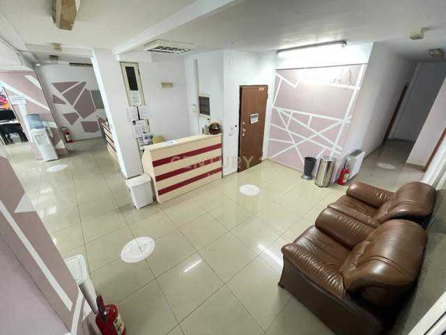 Tirane, jepet me qera ambjent biznesi Kati 6, 300 m² 3.000 Euro (Sheshi Skënderbej (Qendër))