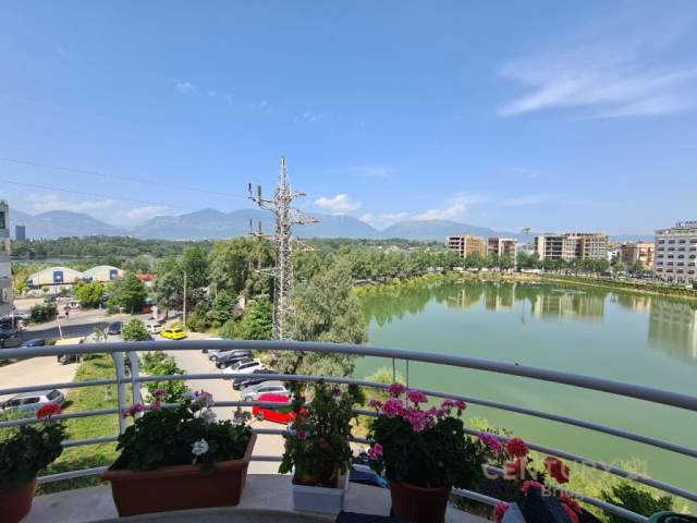 Tirane, shitet apartament 3+1+BLK Kati 3, 213 m² 320.000 Euro (liqeni i thate)