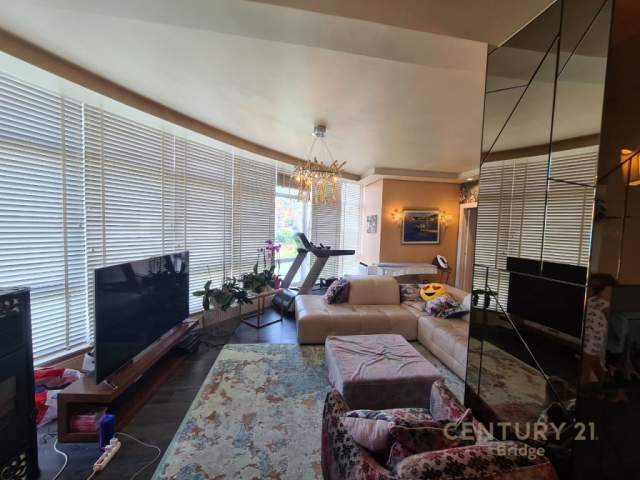 Tirane, shitet apartament 3+1+BLK Kati 3, 213 m² 320.000 Euro (liqeni i thate)