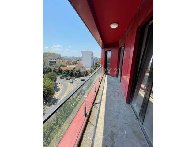 Tirane, jepet me qera zyre Kati 5, 124 m² 500 Euro (Farmacia 10)