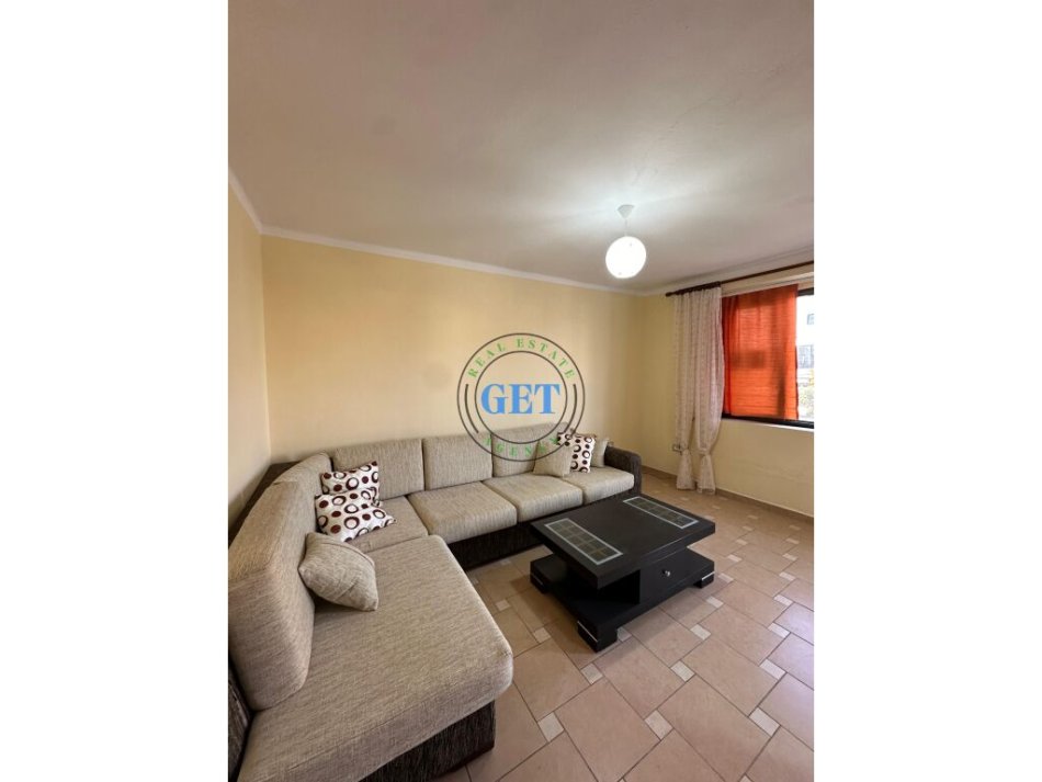 Durres, jepet me qera apartament 1+1 Kati 1, 52 m² 250 € (tek AKU, Durres.)