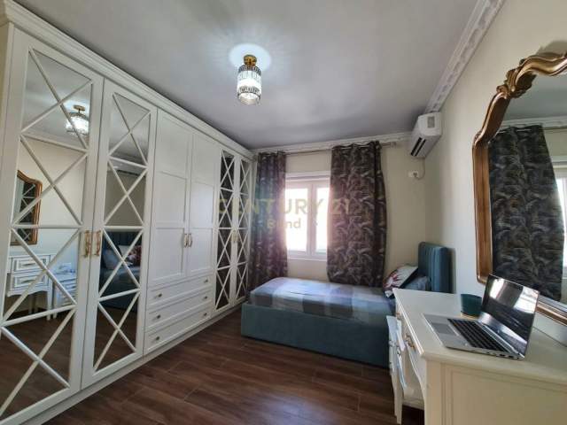 Tirane, shitet apartament 2+1 Kati 5, 100 m² 150.000 Euro (Rruga e durresit)