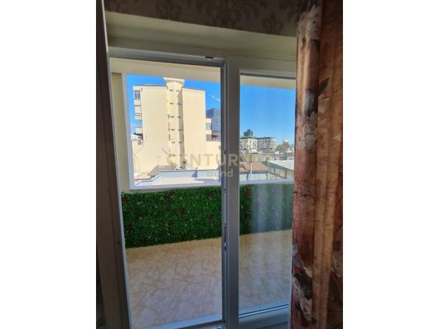 Tirane, shitet apartament 2+1 Kati 5, 100 m² 150.000 Euro (Rruga e durresit)