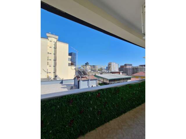 Tirane, shitet apartament 2+1 Kati 5, 100 m² 150.000 Euro (Rruga e durresit)
