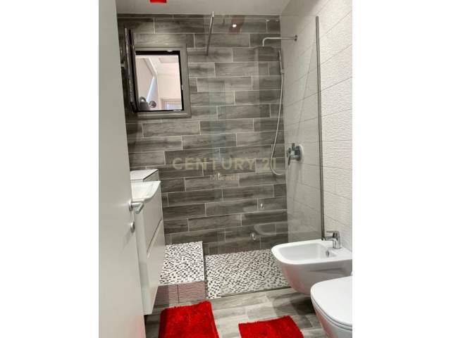 Tirane, jepet me qera apartament 2+1 Kati 4, 105 m² 550 Euro (|Rrruga e Dibres)