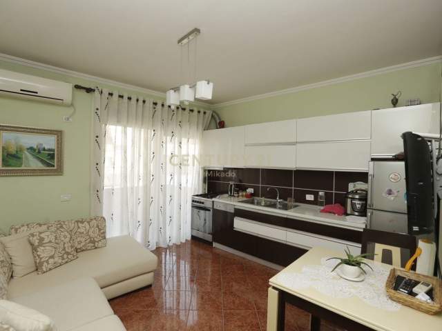 Tirane, shitet apartament 1+1 Kati 2, 50 m² 50.000 Euro (Fresku)